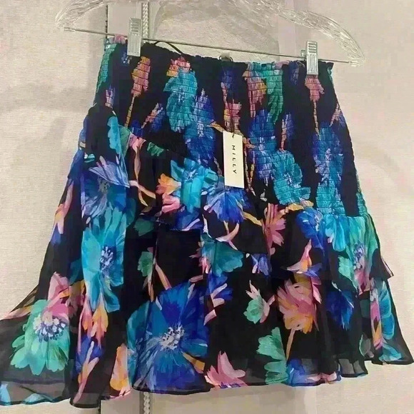 NWT Milly Ginny Floating Cosmos Print Miniskirt Sz 2 can fit up to Sz 6 - Picture 3 of 11